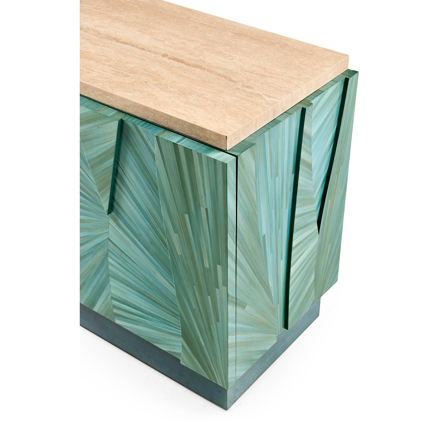 Corner close-up of Aqua Mist console design.