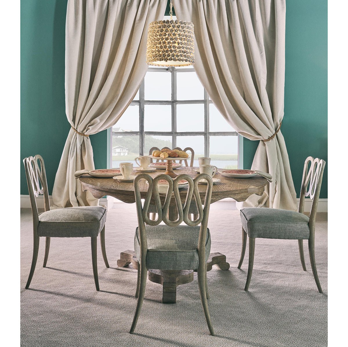 Dining room with European modern dining chair set.