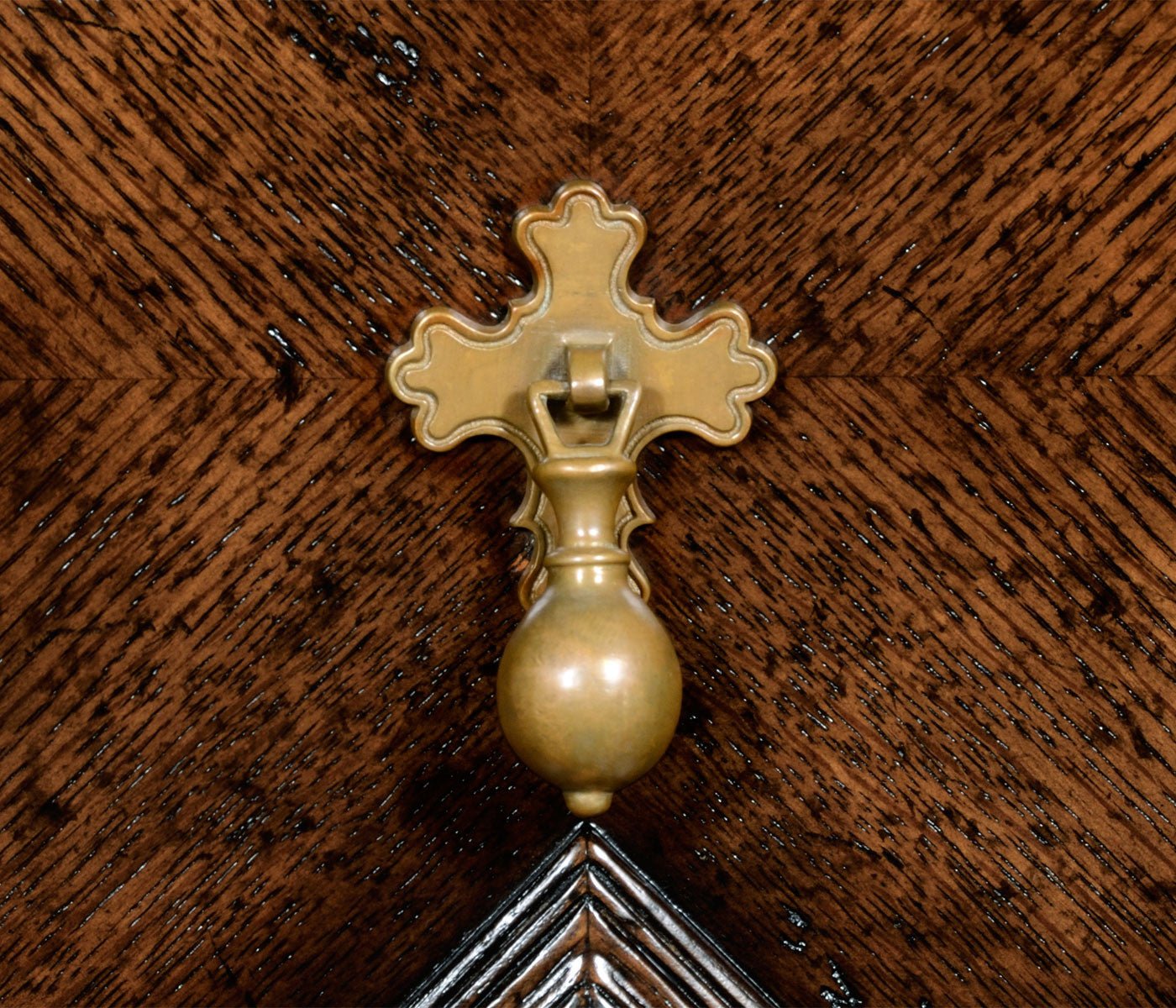 Close-up gold handle detail, French Tudor server.