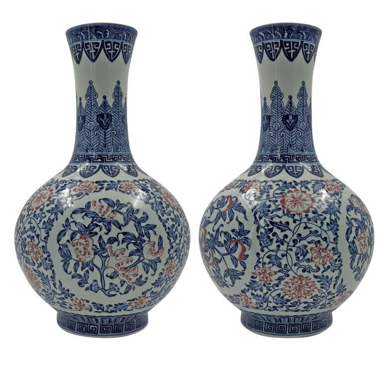 Pair of Chinese porcelain vases, overall view.