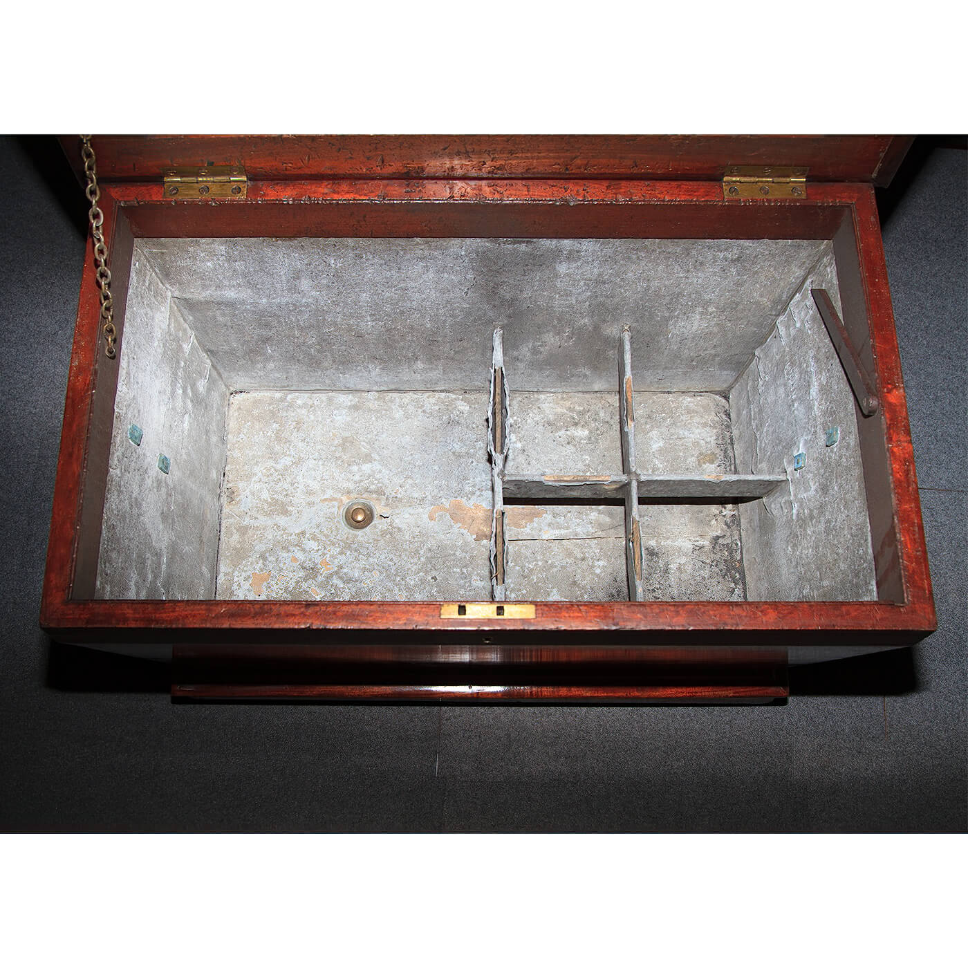Regency mahogany cellarette, interior compartments view.