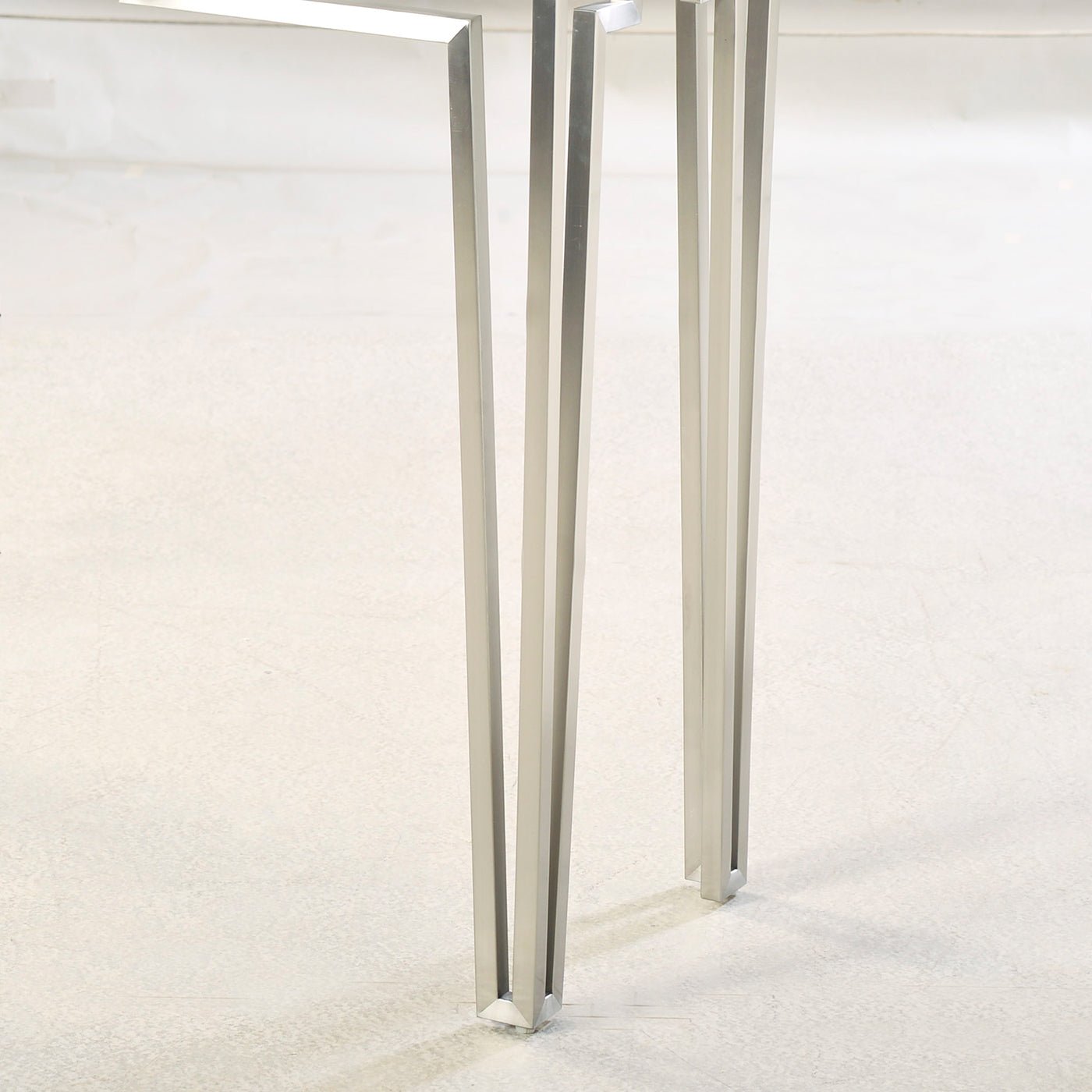 Metal leg detail on Art Deco console table.